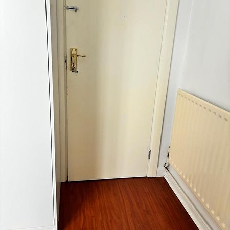 Heather Lane Cowley  Kültér fotó